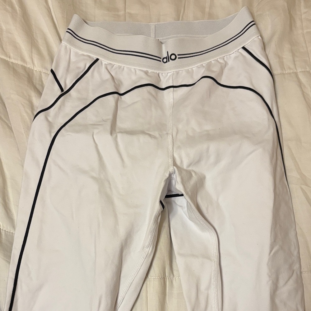 alo heart throb leggings